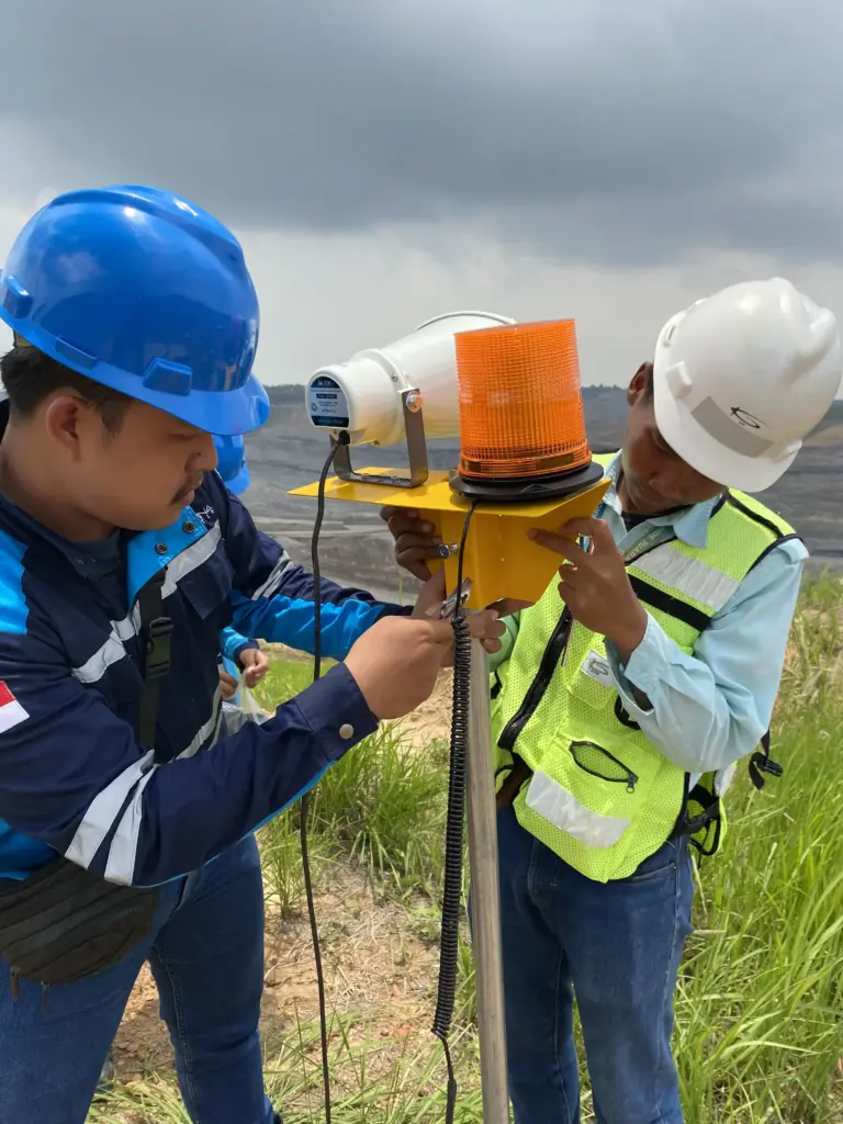 Extensometer v4. 0 kpp untuk monitoring pergerakan tanah