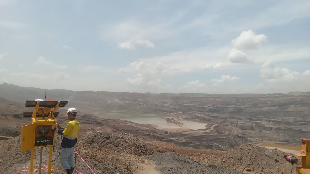 Extensometer kpc untuk monitoring pergerakan tanah di sangatta